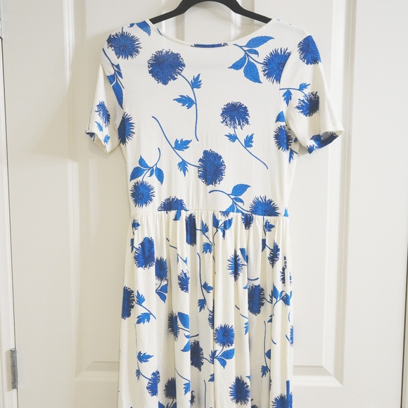 ASOS Dresses & Skirts - ASOS Midi Dress In Floral Print With Short Sleeve